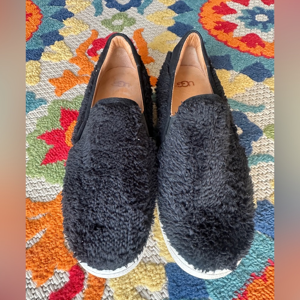 Ugg Women's Size 9.5 Ricci Black Fuzzy Slip On Loafer Sneakers